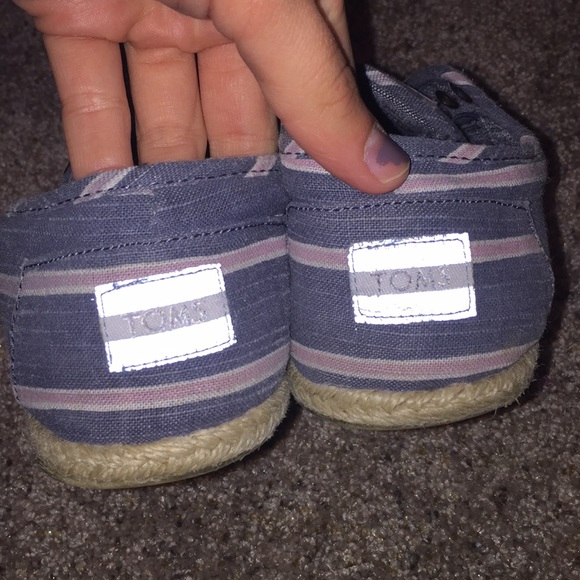 TOMS - Picture 3 of 3